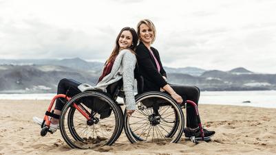 Manual wheelchair Küschall Champion red frame